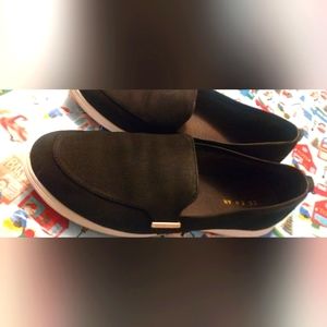 Cole Haan black Velour Slip-on loafers sz9.5